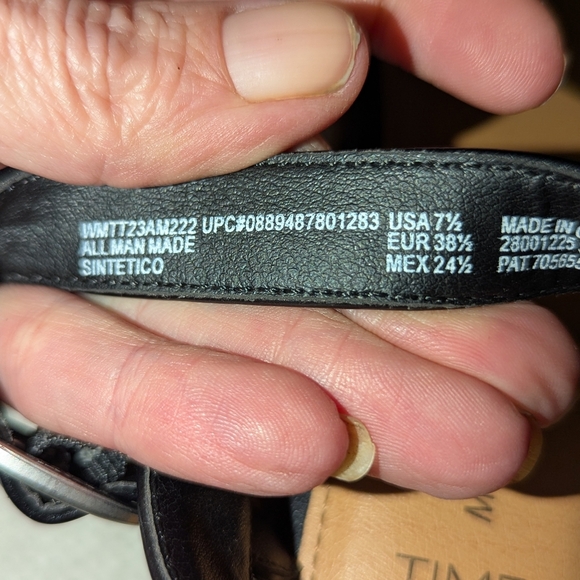 Timberland Black Sandals with Woven Design and Ankle Strap - Picture 3 of 9